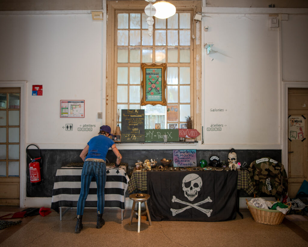 Stand d'Emy, ZONE 54 : I Love You Fuck Off, Festival Barlos, 2024
