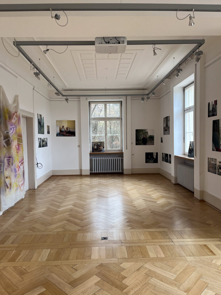 Vue de l'exposition ZONE 54 : Unrestricted Area, Institut Franco-Allemand de Tubingen, 2026