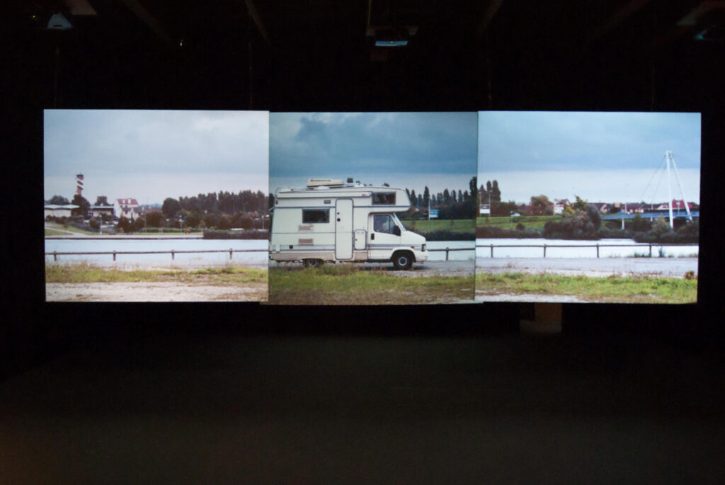 Vue de l'exposition ZONE 54 : I Love You Fuck Off, SprayLab, CCGP, 2015