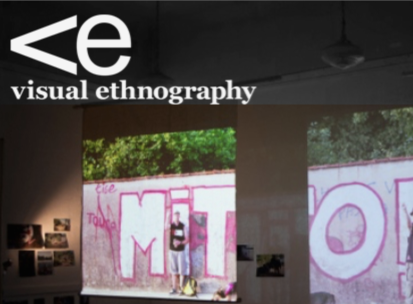 Publication de l'article "L’exposition comme espace de recherche : dispositifs scénographiques et récits partagés autour des marges urbaines en anthropologie visuelle" dans la revue Visual Ethnography